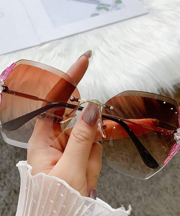 2022 Fashion Vintage Rimless Rhinestone Sunglasses Women Men Retro Cutting Lens Gradient Square Sun Glasses Female UV400